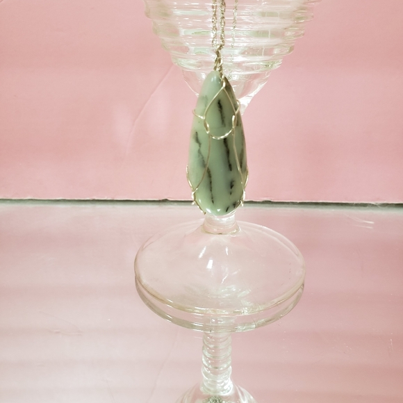 ARTISAN HANDMADE LARGE BLUE GREEN ANDEAN OPAL WIRE WRAPPED NECKLACE - Picture 5 of 7